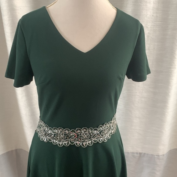 Maner a line green dress. Size M - Picture 5 of 7